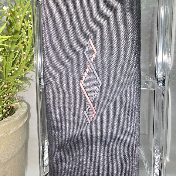 ELAAN MENS TIE BLACK GRAY WITH PINK DIAMOND EMBROIDERED DESIGN - Picture 4 of 5